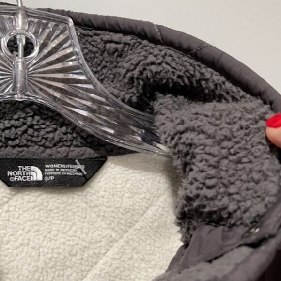 The North Face Women’s Rosie Sherpa Po Jacket Pullover Grey - Picture 9 of 10